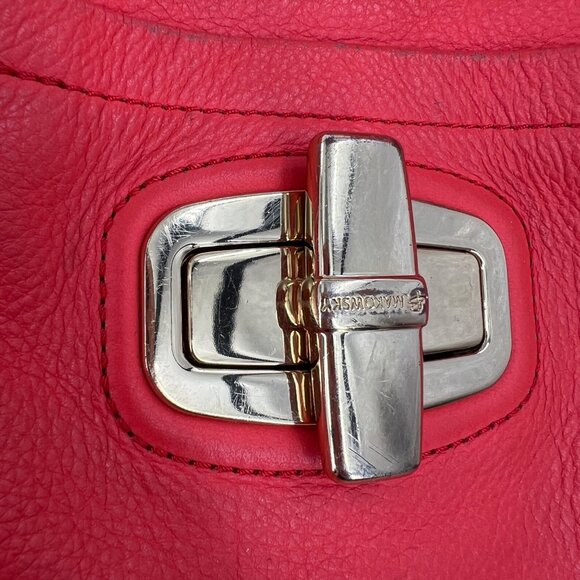 Vintage B Makowsky Coral Red Pebbled Leather Crossbody LARGE gold‎ Turnlock - Picture 5 of 8